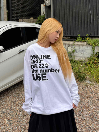 Antique Sleeve Lettering Long Sleeve T-shirt