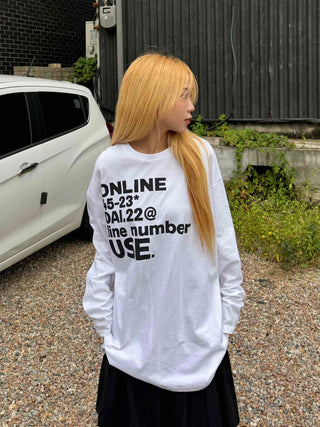 Antique Sleeve Lettering Long Sleeve T-shirt