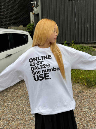 Antique Sleeve Lettering Long Sleeve T-shirt