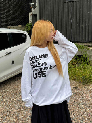 Antique Sleeve Lettering Long Sleeve T-shirt