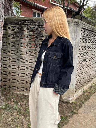 Two-pocket check-sleeve shirt collar denim jacket