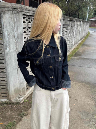 Two-pocket check-sleeve shirt collar denim jacket