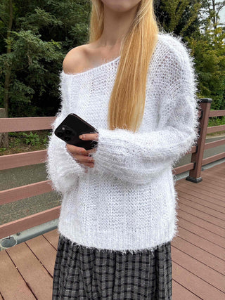 Basic Feather Off-Shoulder Knit