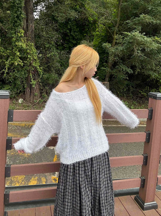 Basic Feather Off-Shoulder Knit