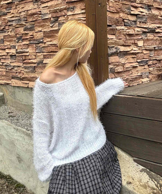 Basic Feather Off-Shoulder Knit
