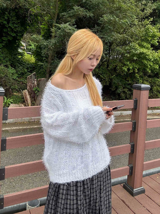 Basic Feather Off-Shoulder Knit
