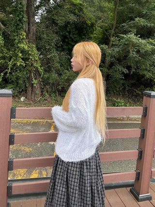 Basic Feather Off-Shoulder Knit