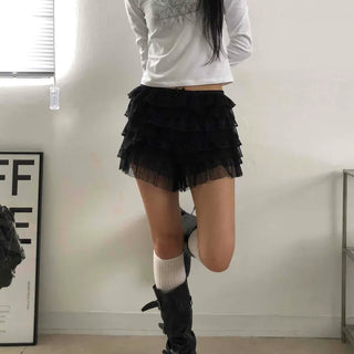 Lace frill tiered cake shorts