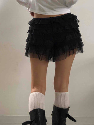 Lace frill tiered cake shorts