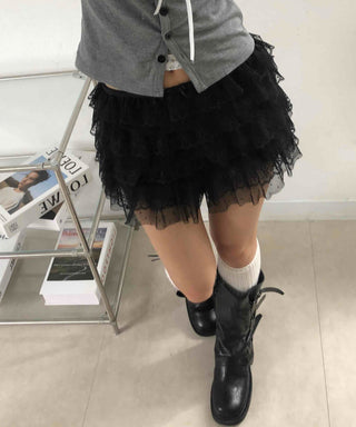 Lace frill tiered cake shorts