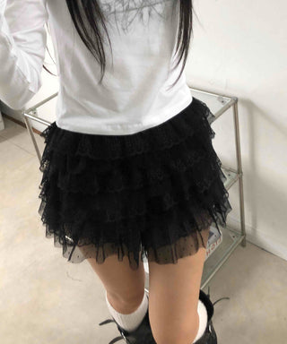 Lace frill tiered cake shorts