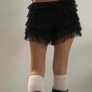 Lace frill tiered cake shorts