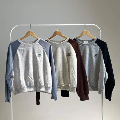 Ellie Crop Raglan Sweatshirt Color-block detail daily look, essential school uniform item, lettering sweatshirt