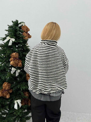 Zebra Stripe Oversized Boa Fleece Zip-up