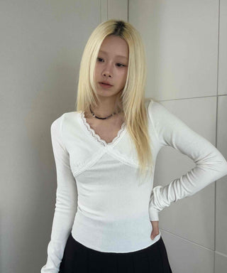 Slim Ribbed Long Sleeve T-shirt with Cross Lace Point