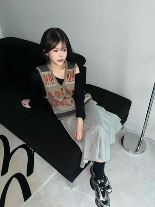 Vintage Nordic pattern knit cropped vest