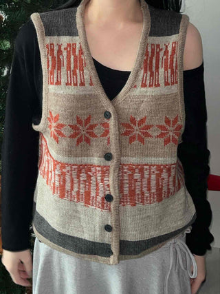 Vintage Nordic pattern knit cropped vest
