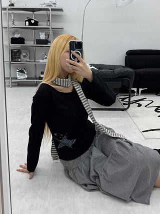 Wide-neck Long-sleeve T-shirt with Star Embroidery Point
