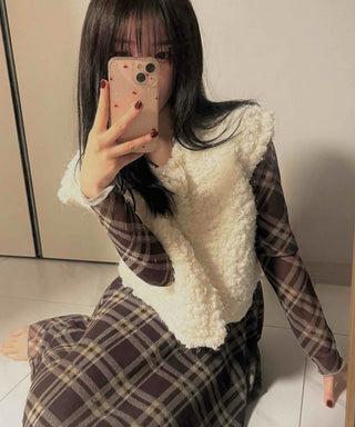 Soft Fleece V-Neck Slim Fit Knit Vest