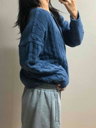 Shoulder Slit Cable Knit Crop Cardigan