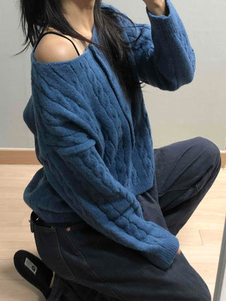 Shoulder Slit Cable Knit Crop Cardigan
