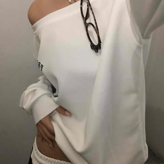 Classic Side Lettering Slide One-Shoulder Sweatshirt