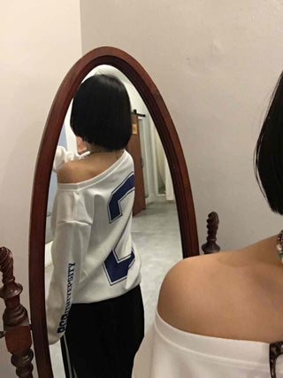 Classic Side Lettering Slide One-Shoulder Sweatshirt