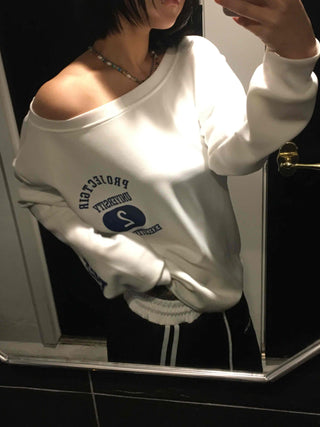 Classic Side Lettering Slide One-Shoulder Sweatshirt