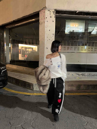 Classic Side Lettering Slide One-Shoulder Sweatshirt