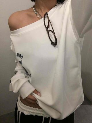 Classic Side Lettering Slide One-Shoulder Sweatshirt