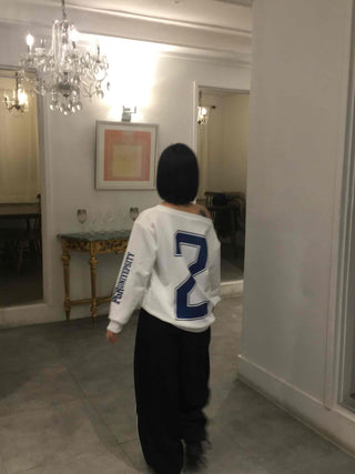 Classic Side Lettering Slide One-Shoulder Sweatshirt