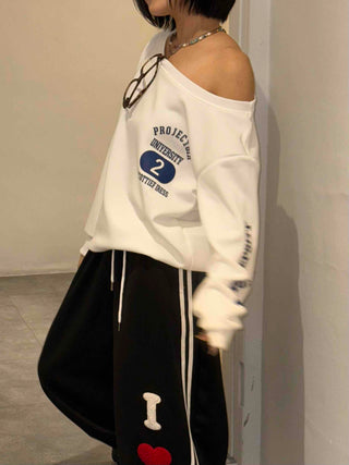 Classic Side Lettering Slide One-Shoulder Sweatshirt