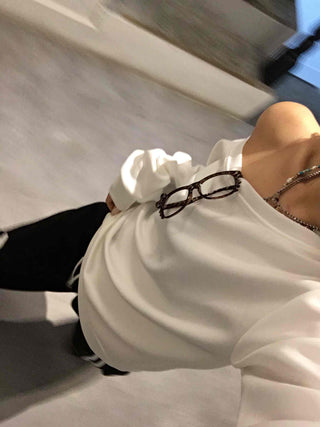 Classic Side Lettering Slide One-Shoulder Sweatshirt