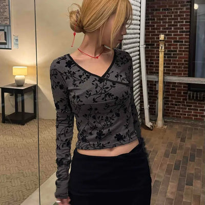 Modern Arabesque Pattern Diagonal Neck Slim Cropped Long Sleeve T-shirt