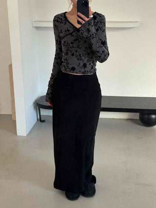 Modern Arabesque Pattern Diagonal Neck Slim Cropped Long Sleeve T-shirt