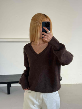 Quilted Layered Loose Fit V-Neck Knit