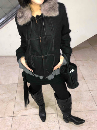 Fur-trimmed hooded duffle short coat