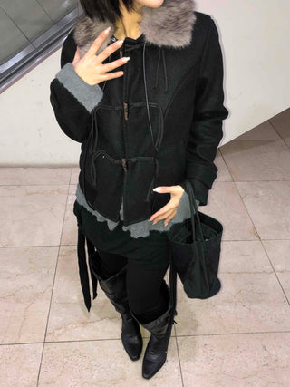 Fur-trimmed hooded duffle short coat