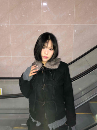 Fur-trimmed hooded duffle short coat