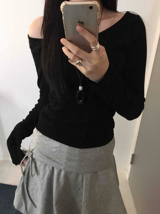 Off-shoulder Slim Fit Long Sleeve T-shirt with Shoulder Cutouts