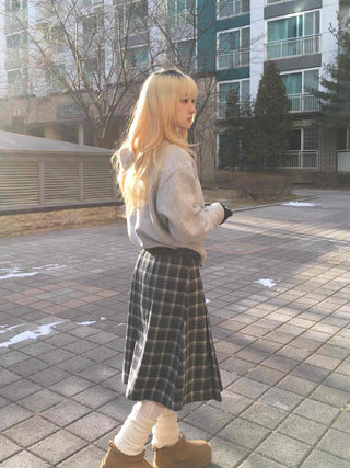 String Tape Point Zip-Up Crop Knit Cardigan