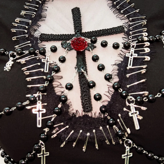 Crewneck beaded flower applique sleeveless top