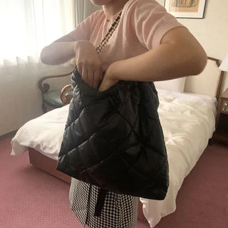 Chain quilted bag