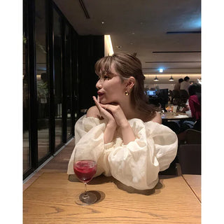 Balloon off-shoulder blouse