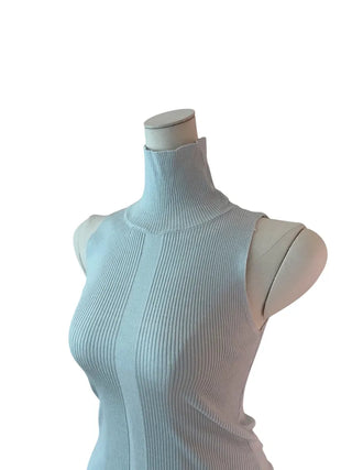 Slender center deep turtleneck halter top