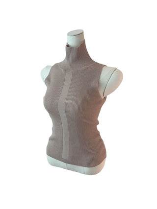 Slender center deep turtleneck halter top