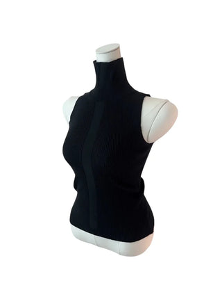 Slender center deep turtleneck halter top