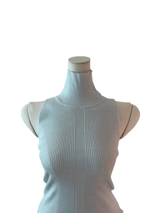 Slender center deep turtleneck halter top