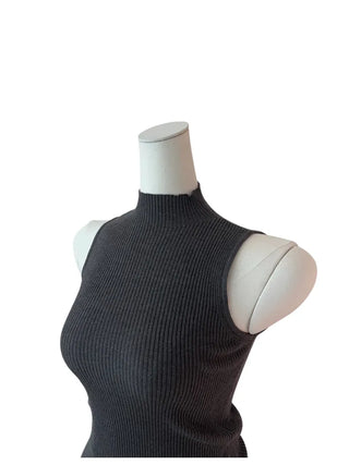 INF's polar sleeveless knit