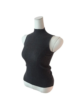 INF's polar sleeveless knit